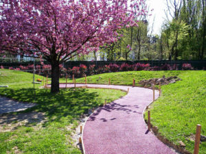 finale in gomma colata rossa per giardino pubblico